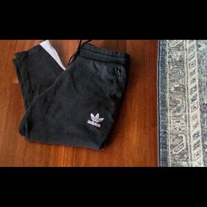 Women’s adidas sweat pants size M